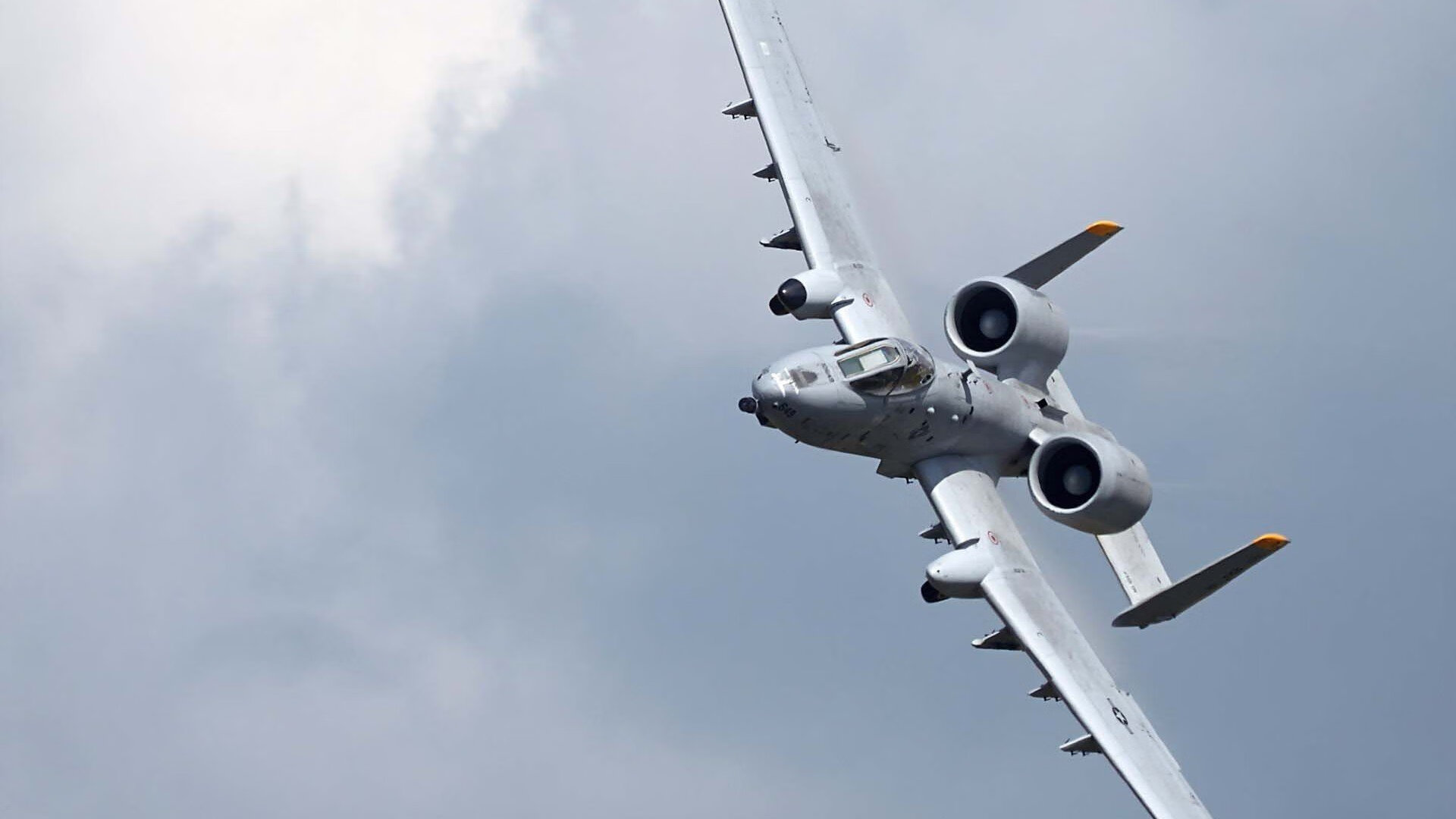 奥预赛中国足球战平 技术调整初见成效，中国足球即评